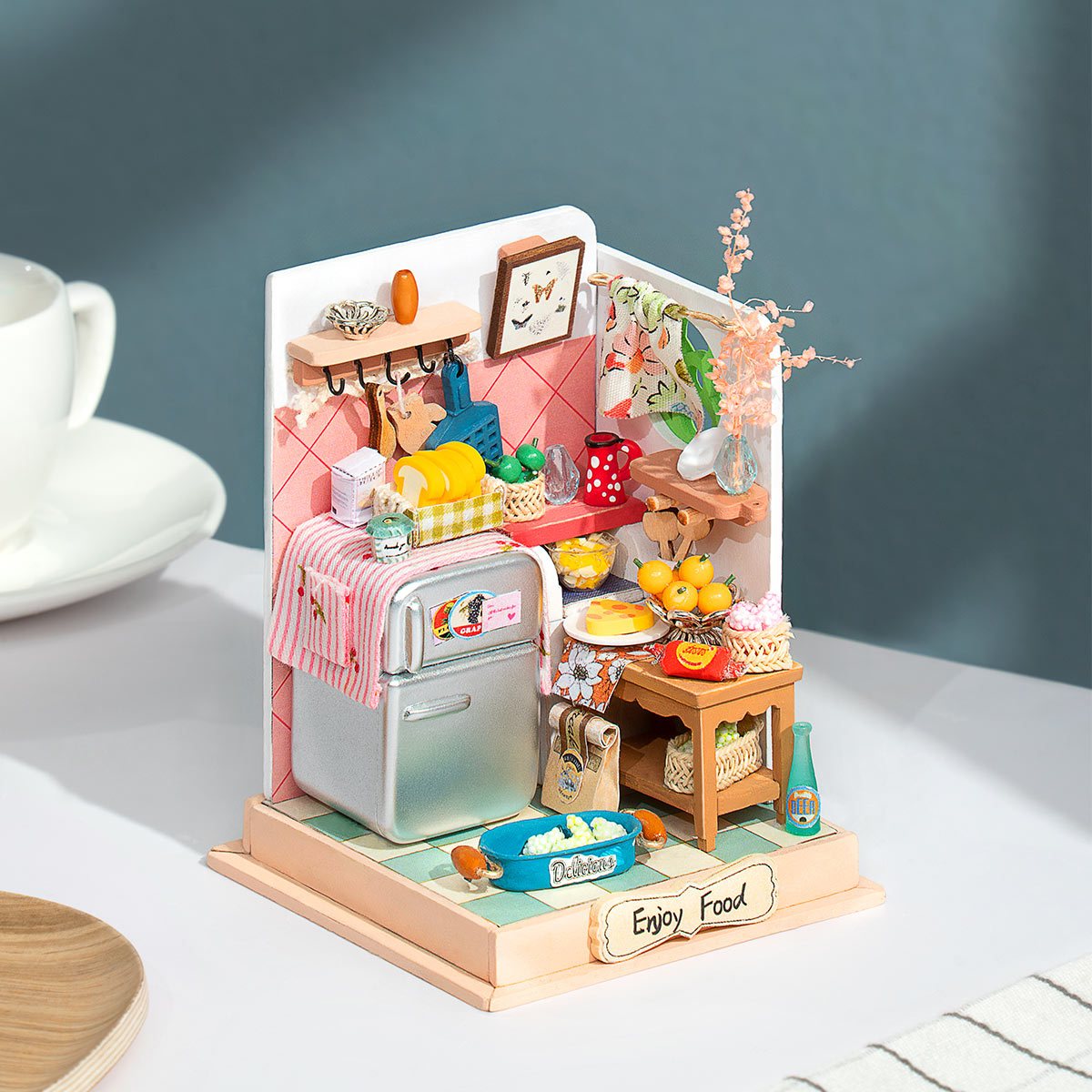 Rolife Cozy Homey Kitchen DIY 1:24 Miniature Dollhouse Home Decor Kid Toy  Gifts